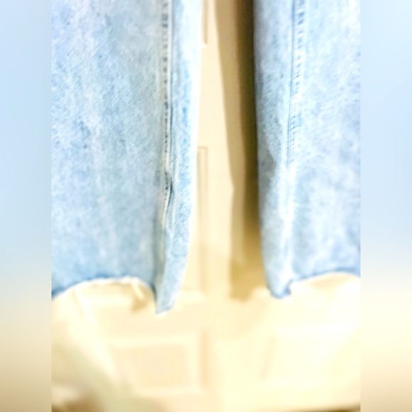 Zara relaxed fir jeans size4 Us in blue color - Picture 2 of 14